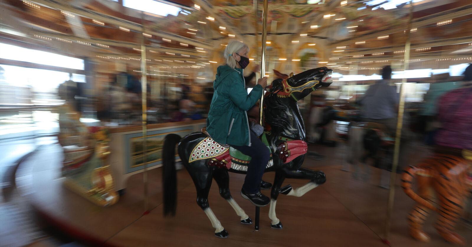 Buffalo Heritage Carousel changes ticketing policy - Vimarsana News