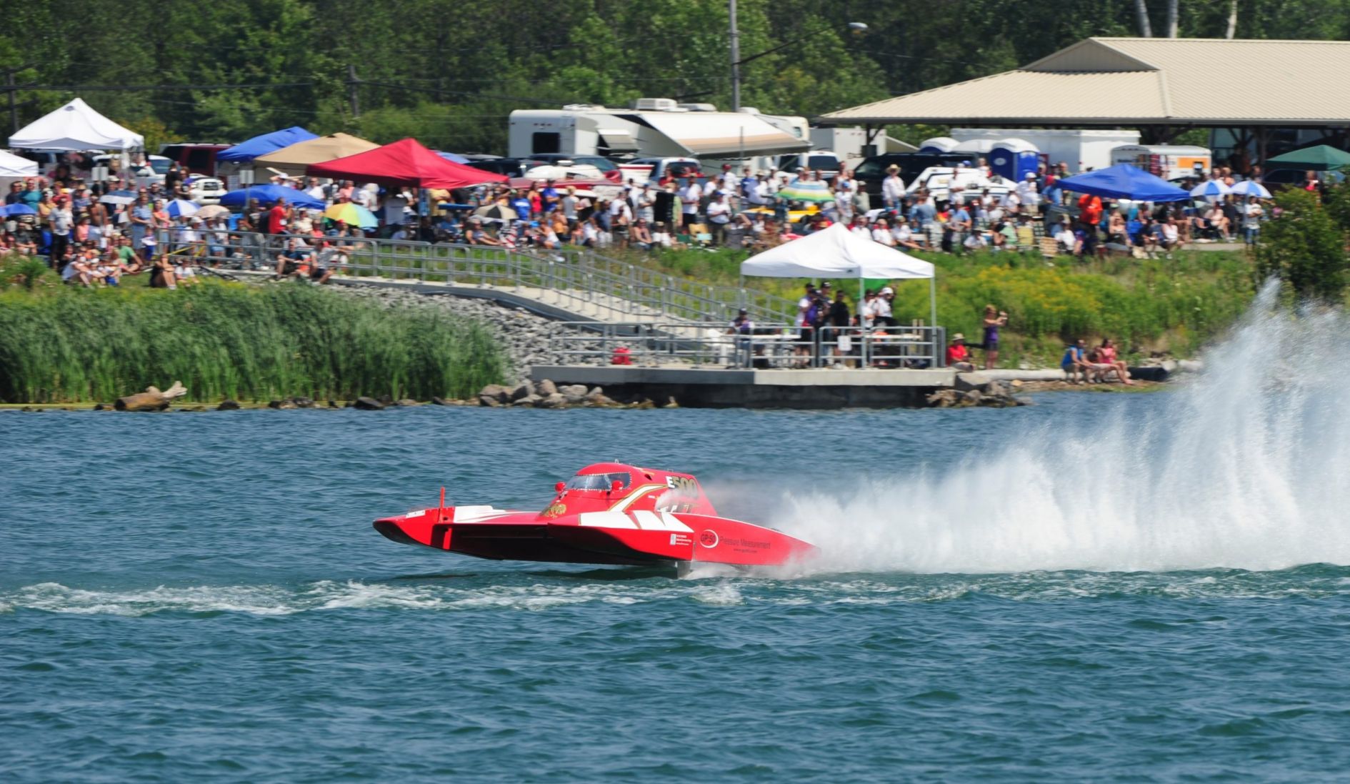 Hydroplanes will Thunder on the Niagara at Gratwick Riverside Park