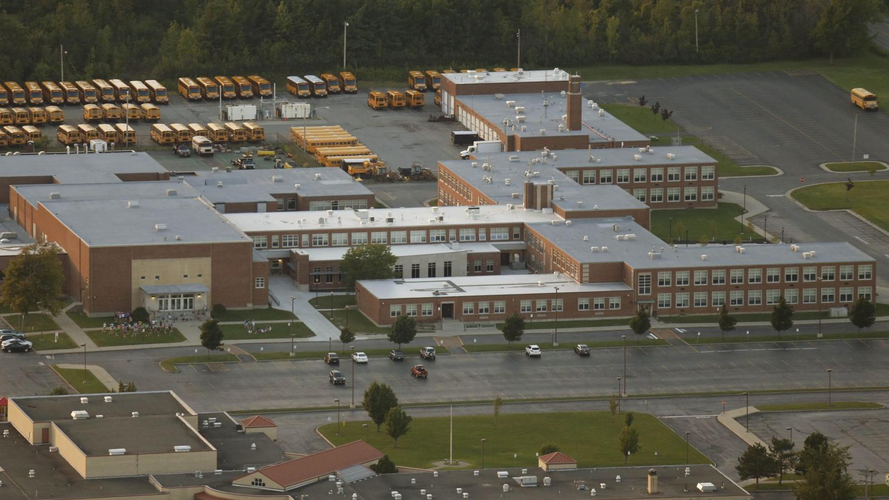 Covid Cases Prompt Frontier High School To Go Fully Remote For Two Weeks Education Buffalonews Com Frontier Central School Calendar