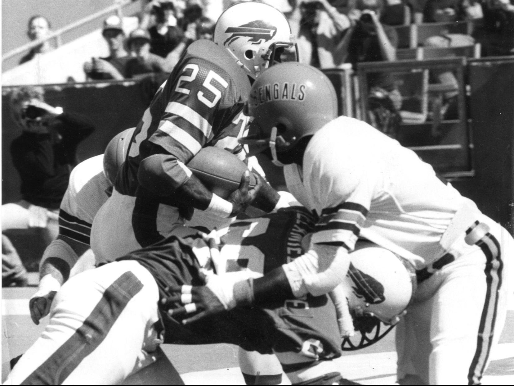 Milt remembers: 'Hail Mary' to Bills' Roland Hooks shocks Patriots