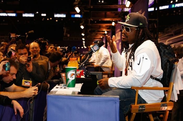 Marshawn Lynch talks to reporters, answers 12 questions after