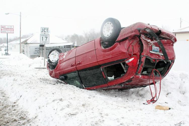 Weather contributes to three vehicle crash in Mora
