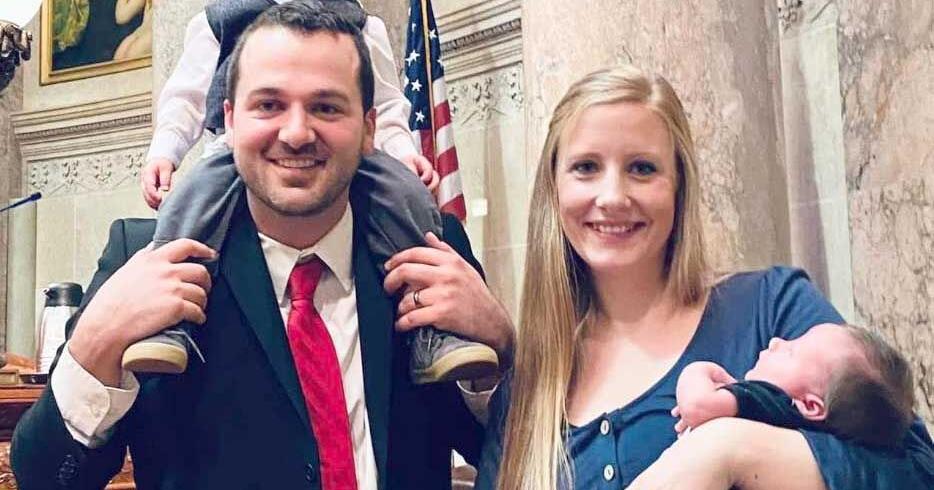 Quinn sworn in as Senator for 25th District | News ...