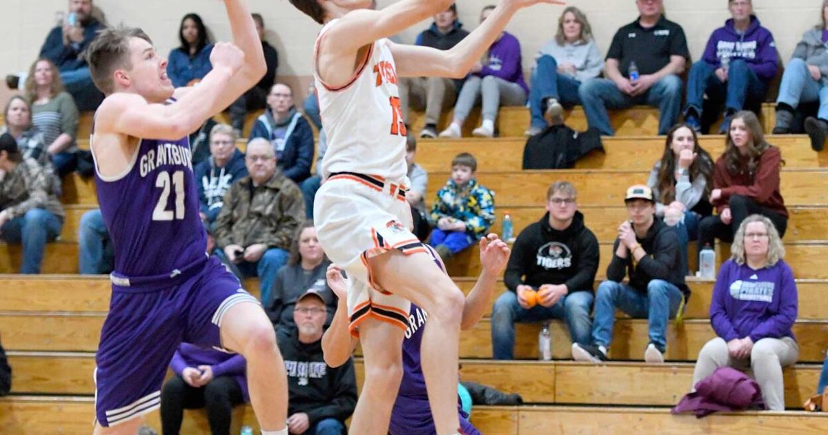 Pirate boys slip past Tigers | Sports | burnettcountysentinel.com