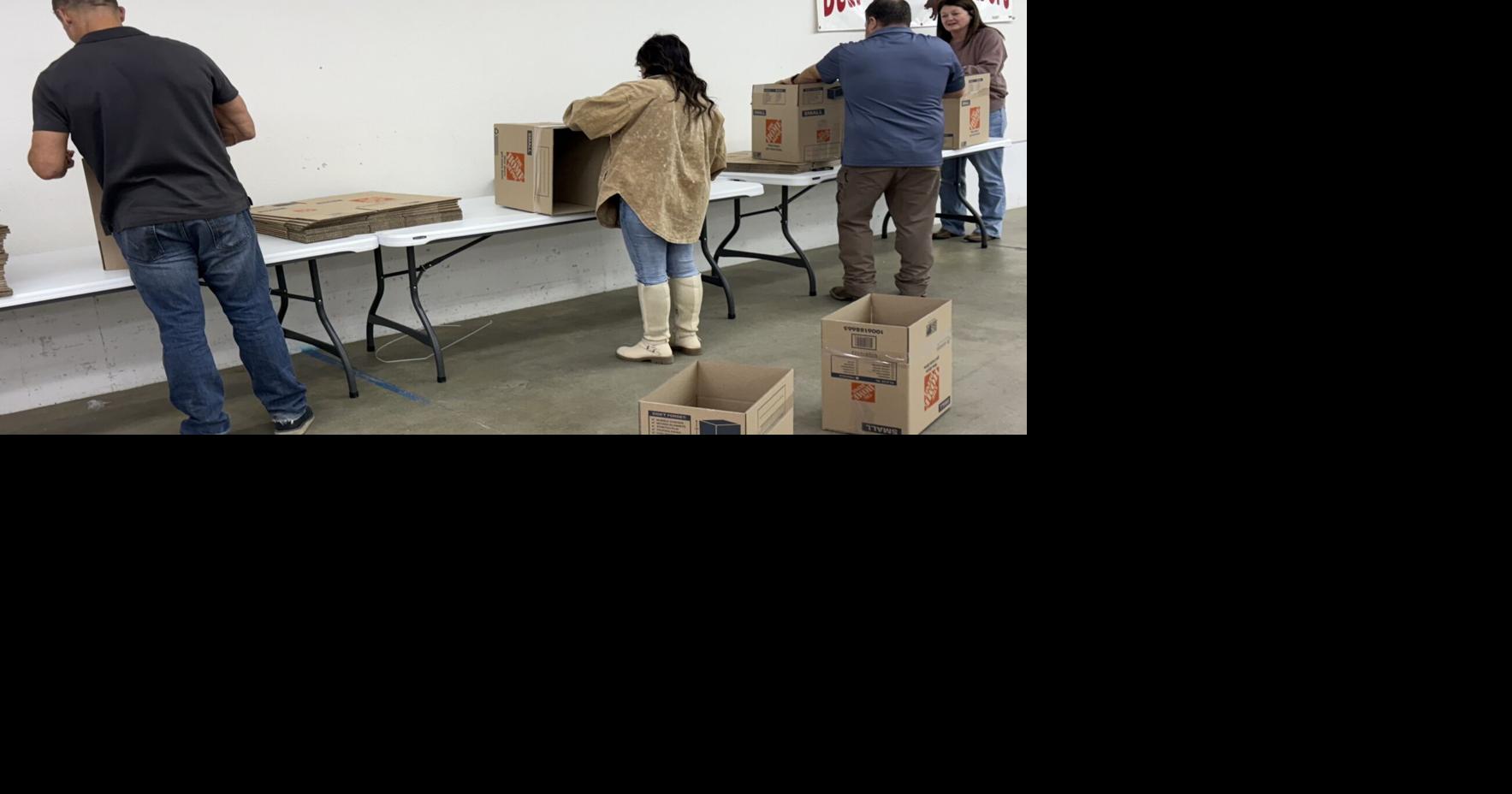 Local companies help families in need with a Thanksgiving meal | News ...