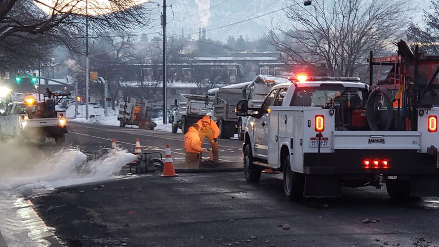 Large water main break floods multiple homes | Local News ...
