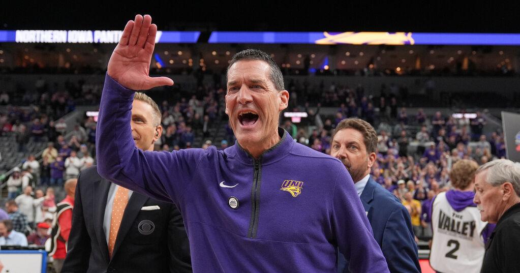 Utah State hires UNI's Ben Jacobson as next basketball coach