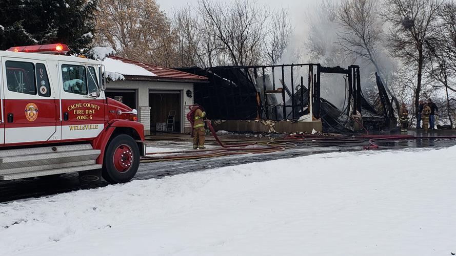 Fire destroys garage in Wellsville Local News