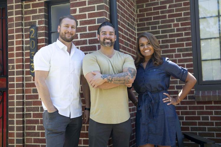 PHOTO-3_-Rico-Leon-along-with-his-on-air-team-chief-estimator-Matt-Plowman-and-interior-designer-Poonam-Moore.-Photo-courtesy-of-HGTV