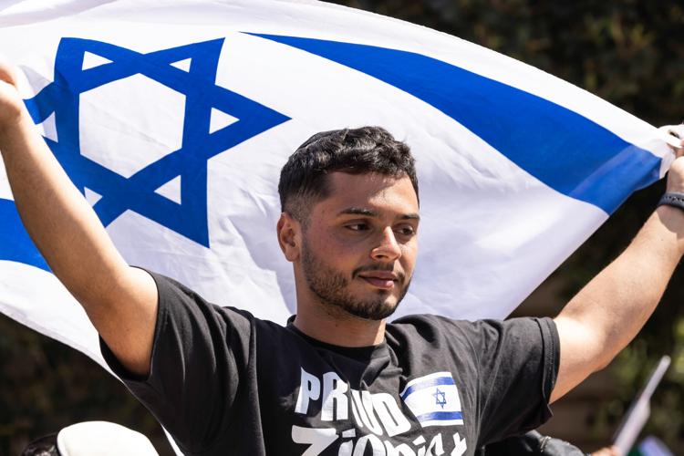 Los Angeles. Pro-Palestinian Solidarity Protest at UCLA  - Capital & Main