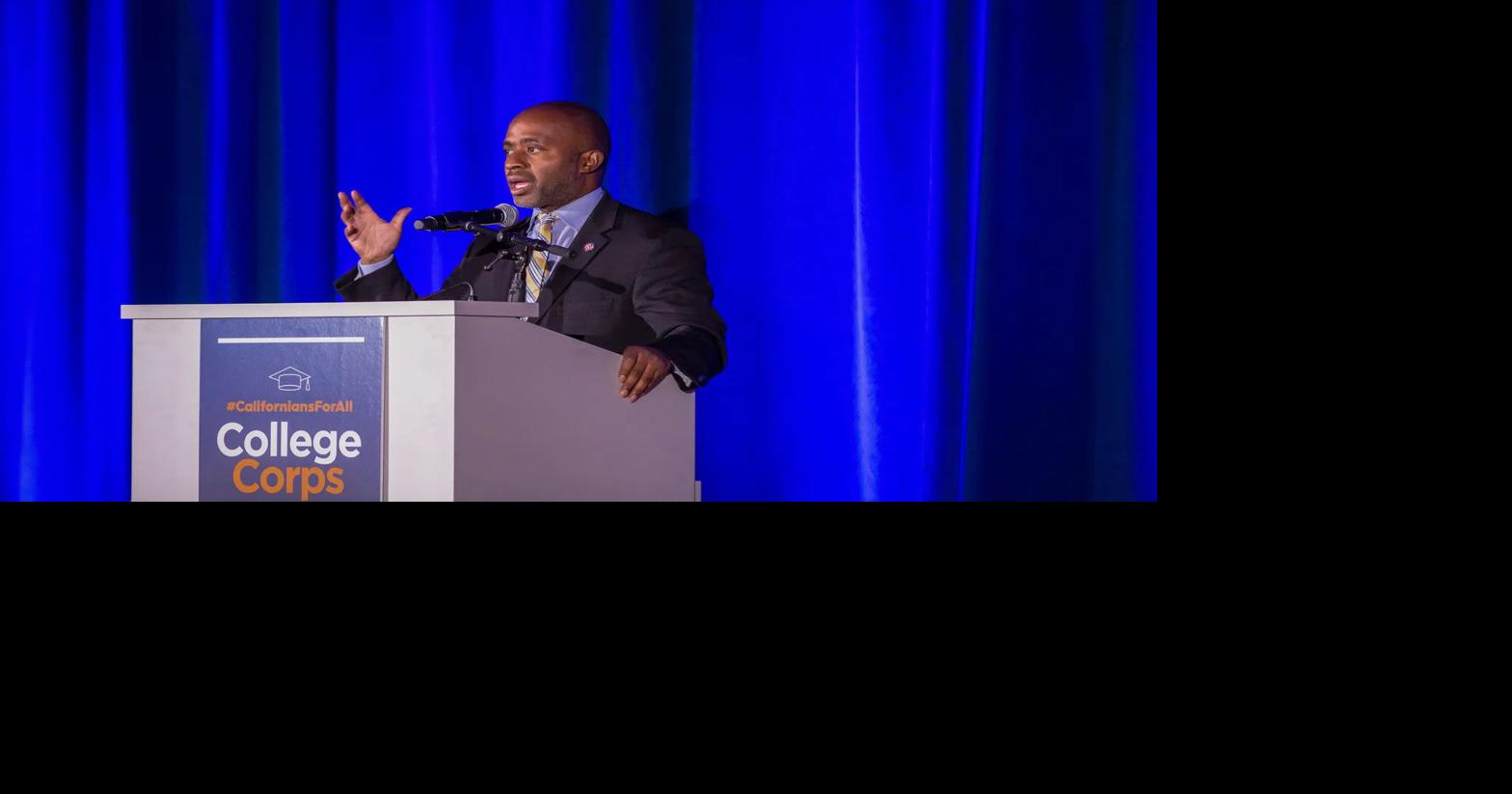 California’s schools chief has a $200,000 salary and a side gig ...