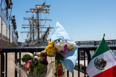Mexican Navy Tall Ship's Mast Strikes Brooklyn Bridge