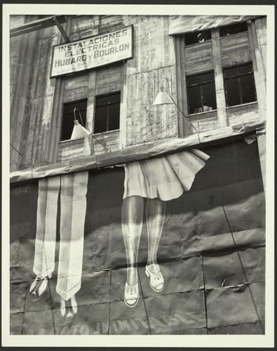 Dos pares de piernas (Two Pairs of Legs) - do not reuse