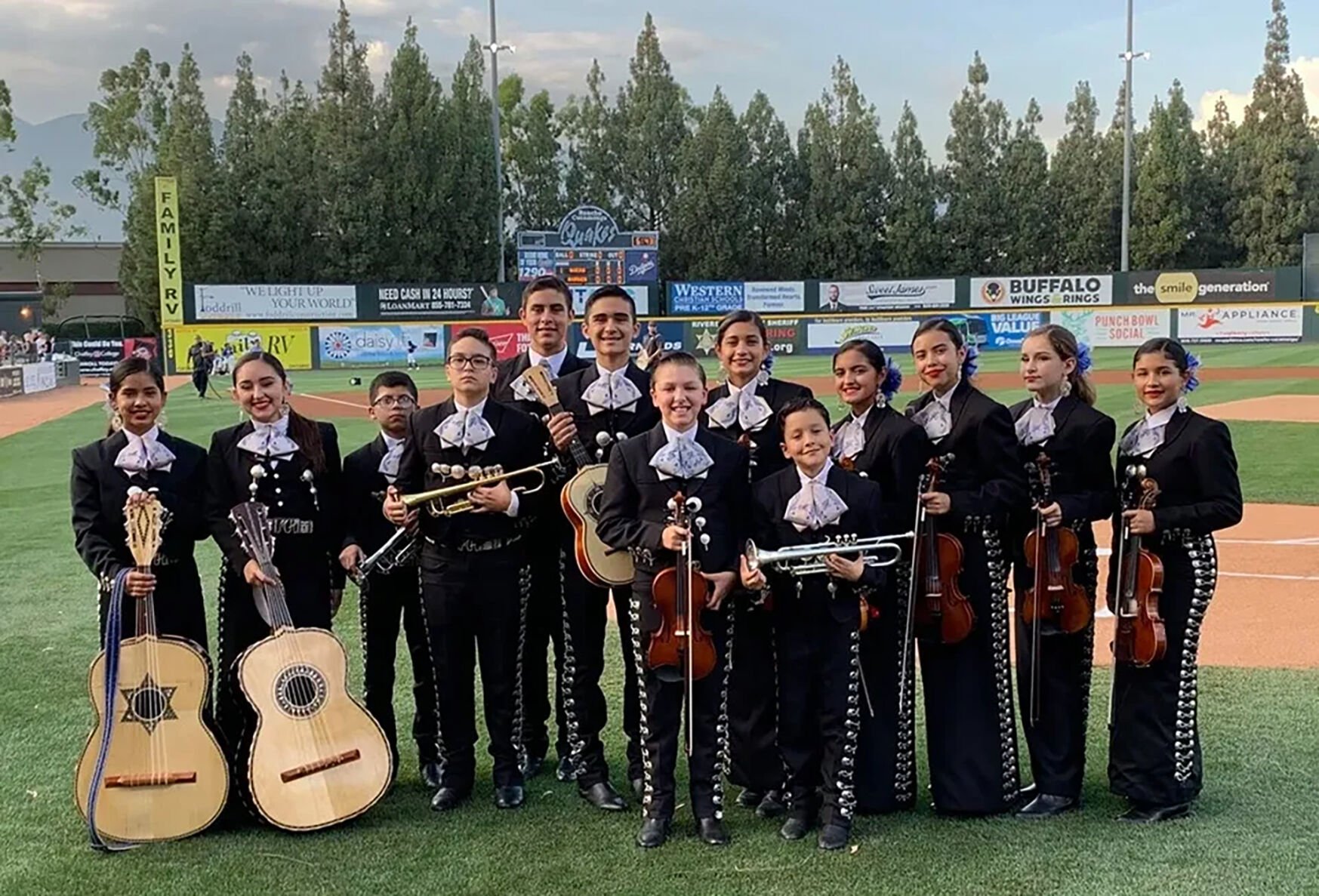 Herencia Mariachi 4.jpg