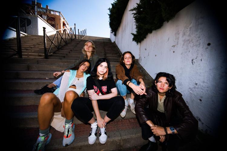 PHOTO-3_-Hinds-a-four-piece-rock-band-based-in-Madrid-Spain-is-featured-on-Brattys-most-recent-EP-Es-Mi-Fiesta-Y-Si-Quiero-Hago-Un-EP-on-the-song-Y-Como_-Photographed-by-Neelam-Khan-Vela