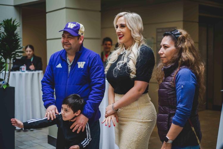 Alexandra-Lozano-with-Clients