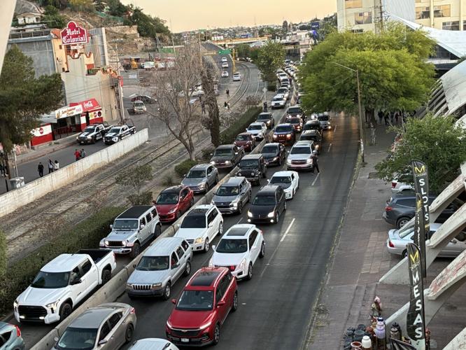 fila de mexico a usa.jpg
