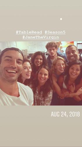 Instagram-story-of-the-cast-from-Jane-the-Virgin-Credit-to-Justin-Baldoni