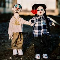 The-puppet-couple-of-El-Triste-and-la-Smiley.-Picture-provided-by-Carias.-jpg