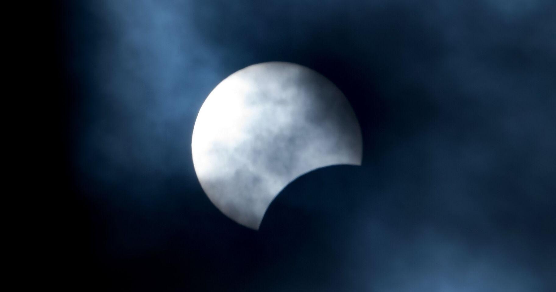 Google searches for eye damage jump in Ontario after eclipse - Vimarsana News