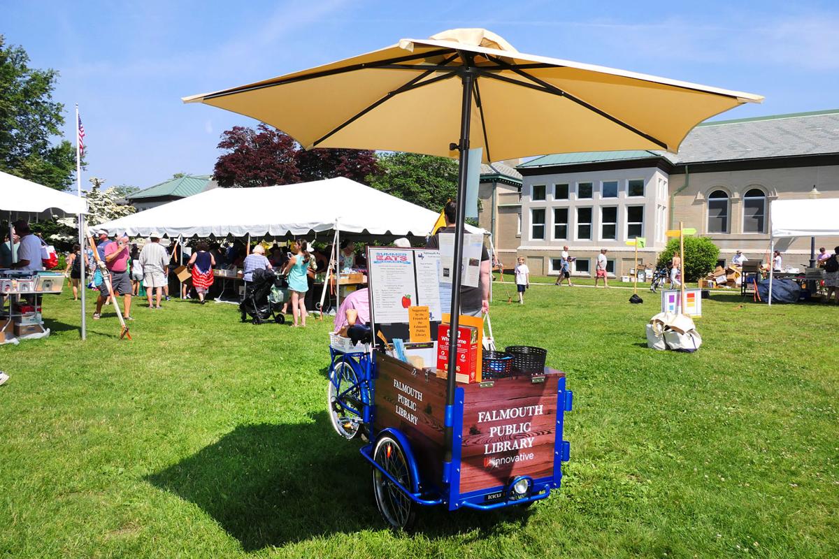 Library Sale Brings Out 50 000 Books Volunteers Bibliophiles