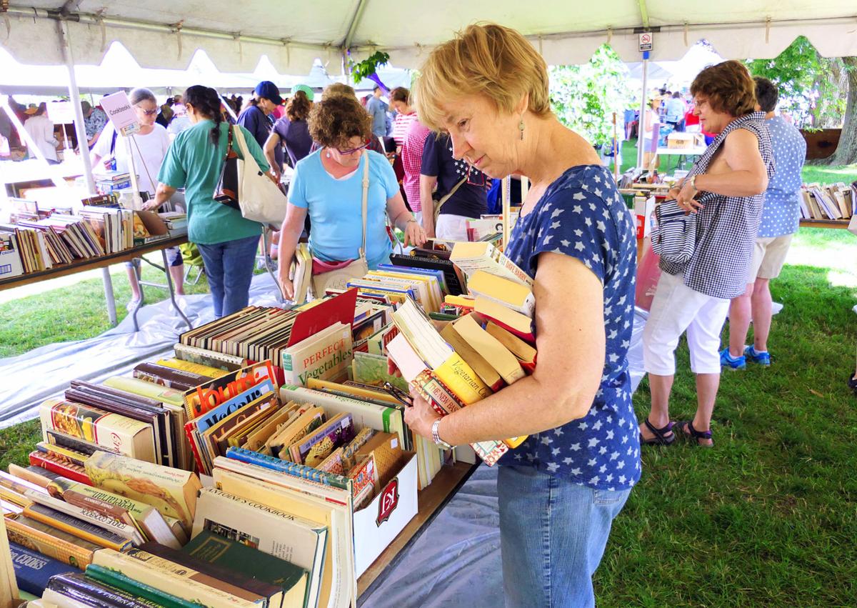 Library Sale Brings Out 50 000 Books Volunteers Bibliophiles