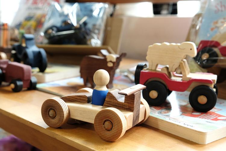 At The Art Coddage, Local Artisans Are At Customers' Fingertips ...