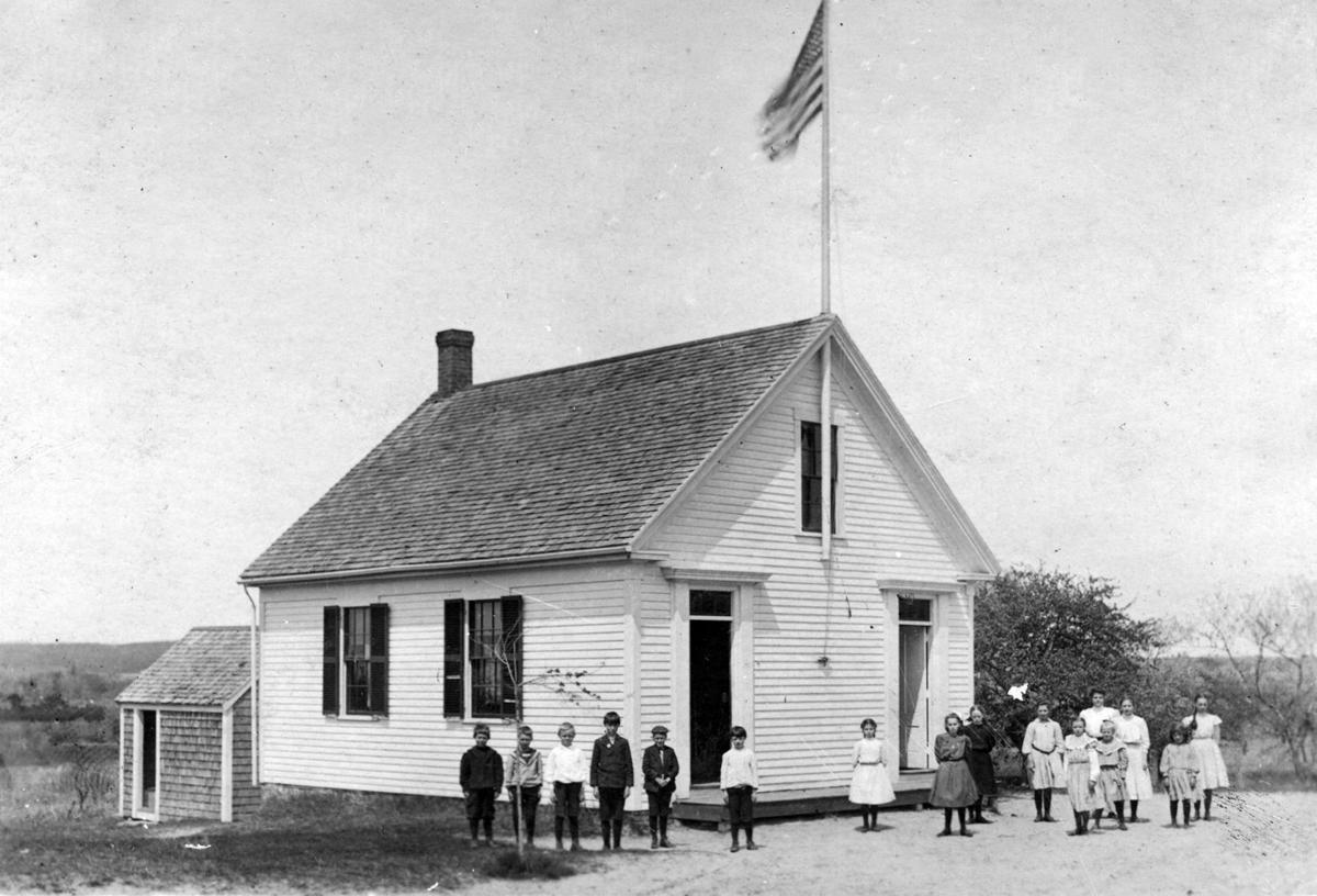 Lessons From A One Room Schoolhouse Sandwich News Capenews Net Wählen sie aus erstklassigen inhalten zum thema one room schoolhouse in höchster qualität.