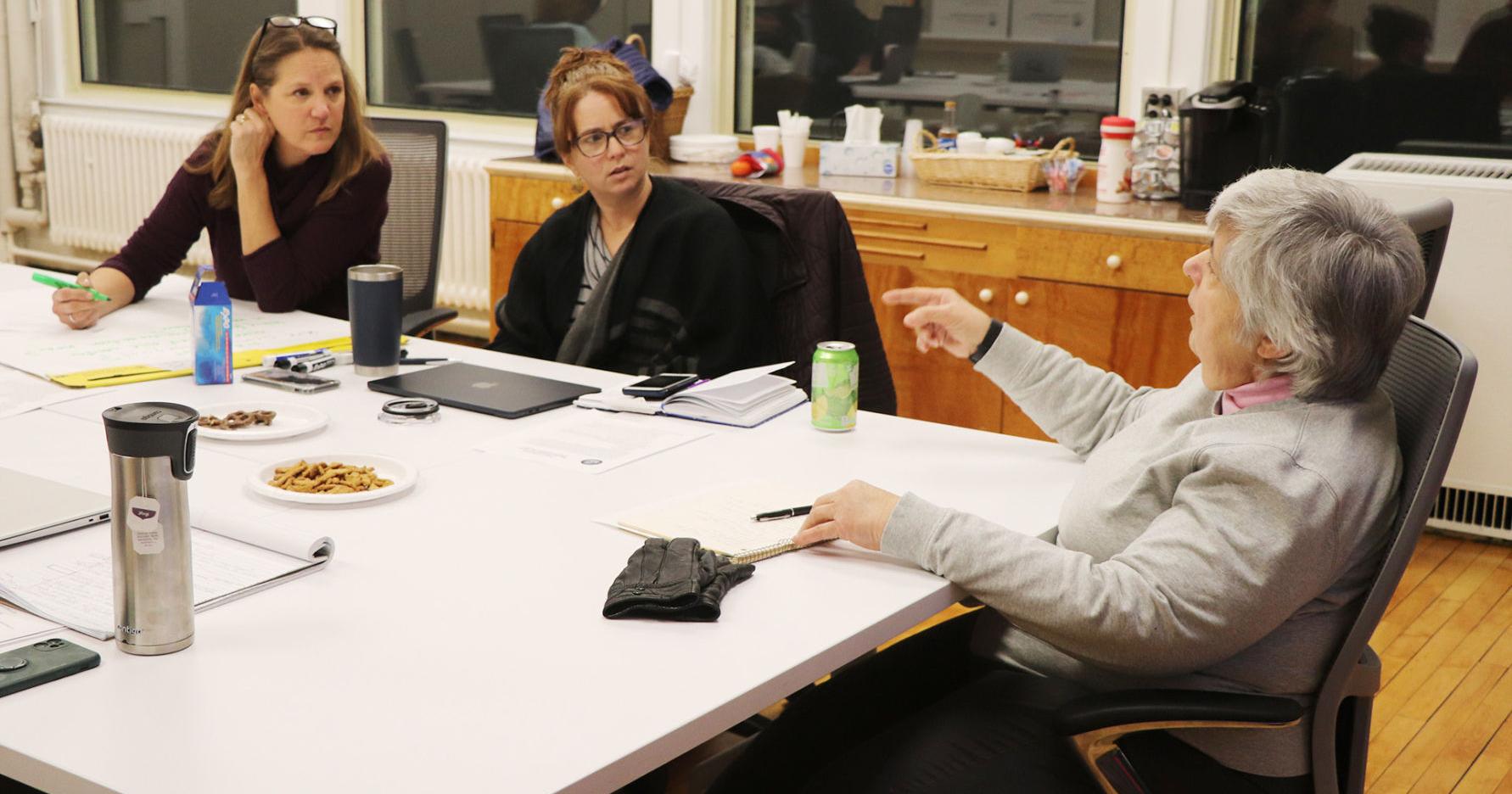Falmouth School Committee Discusses Screen Time, Dropout Rates - Vimarsana News