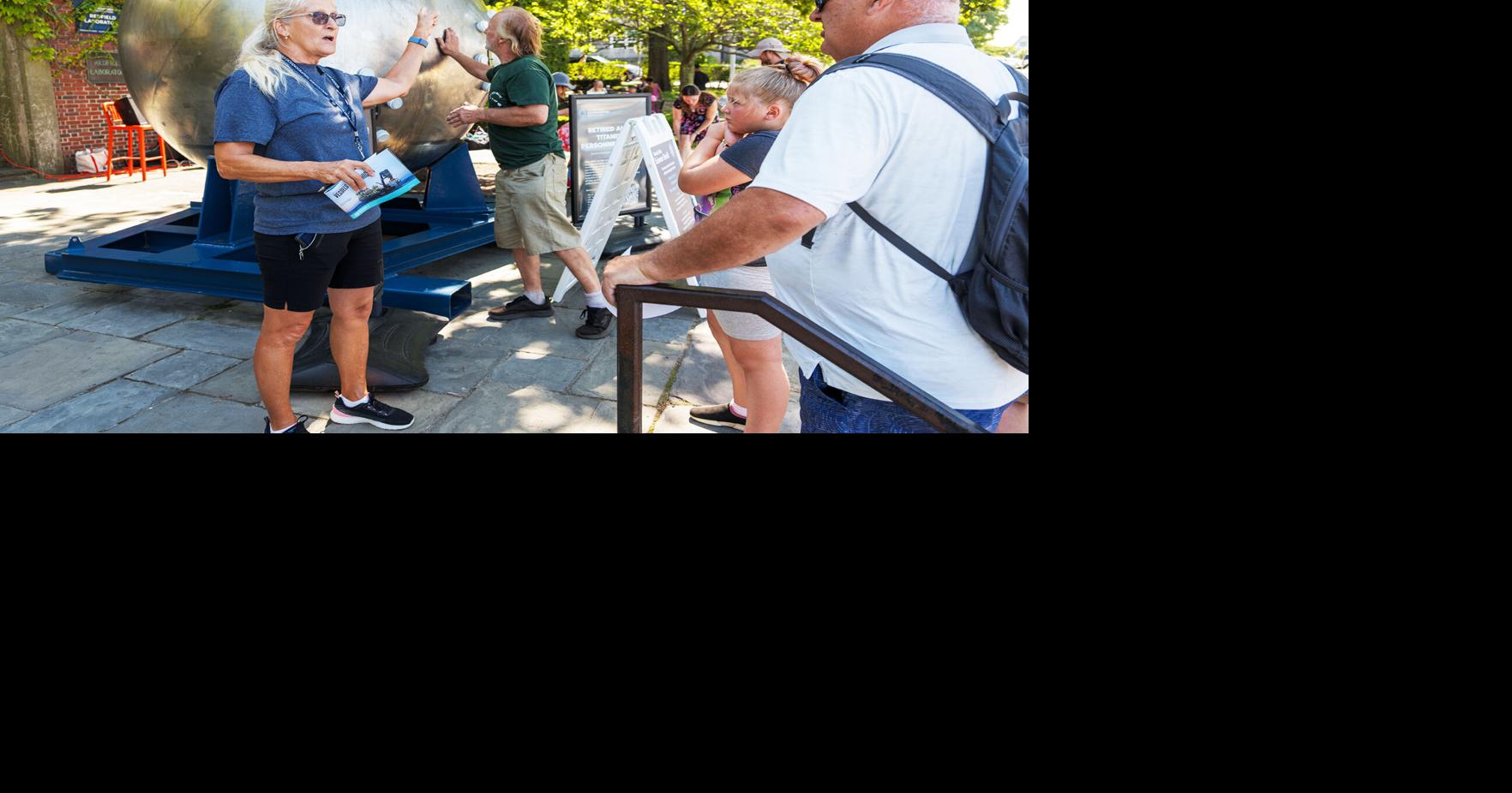 PHOTOS : Science Stroll Draws Crowd To Woods Hole