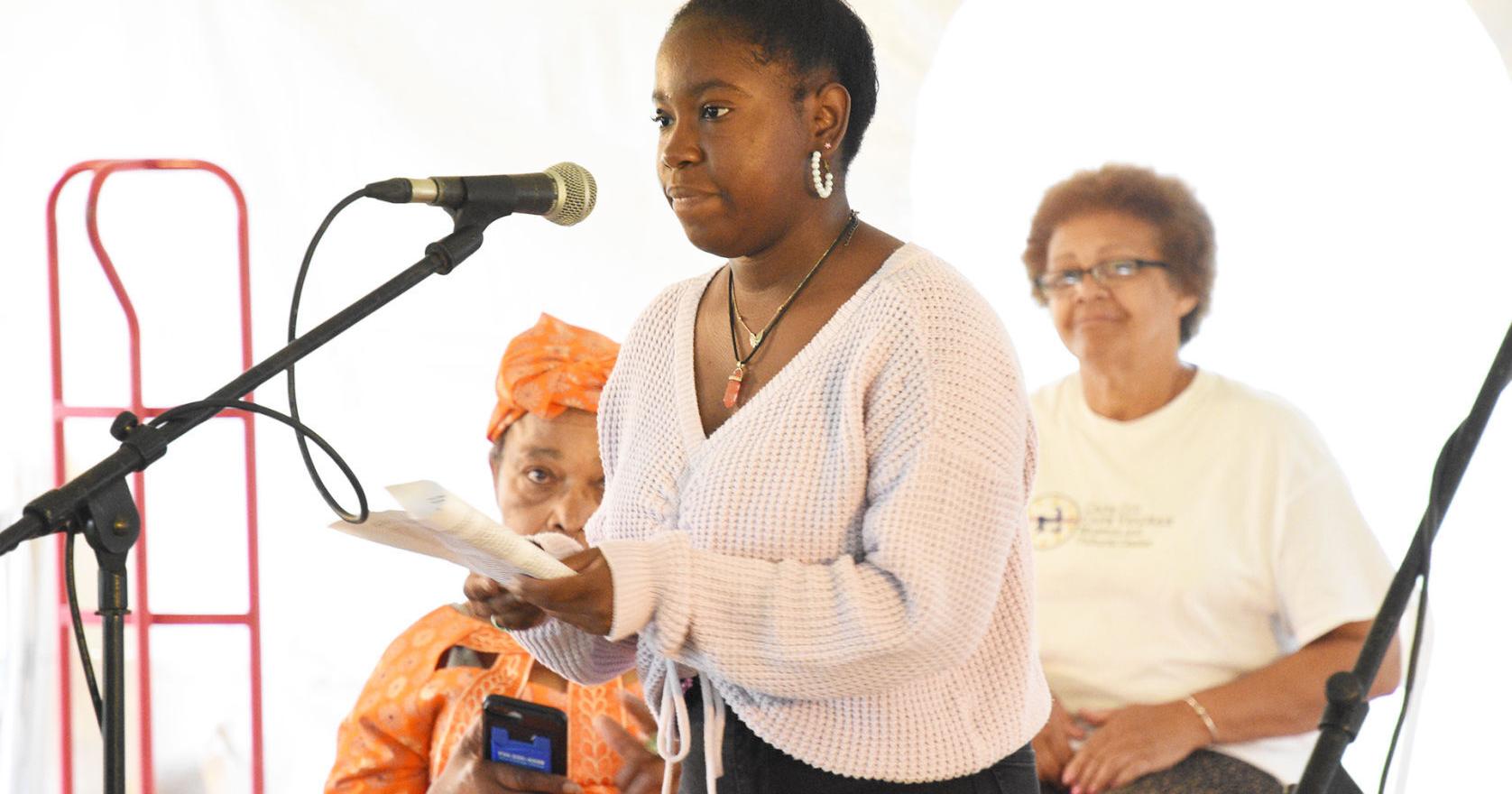 Local Students, Officials Role Play History In Juneteenth Event - Vimarsana News