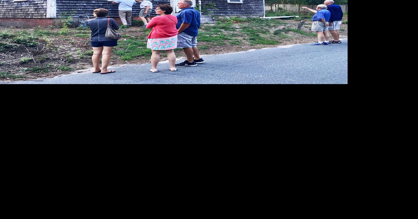 Sandwich Historic District Committee Walks The Walk Sandwich News