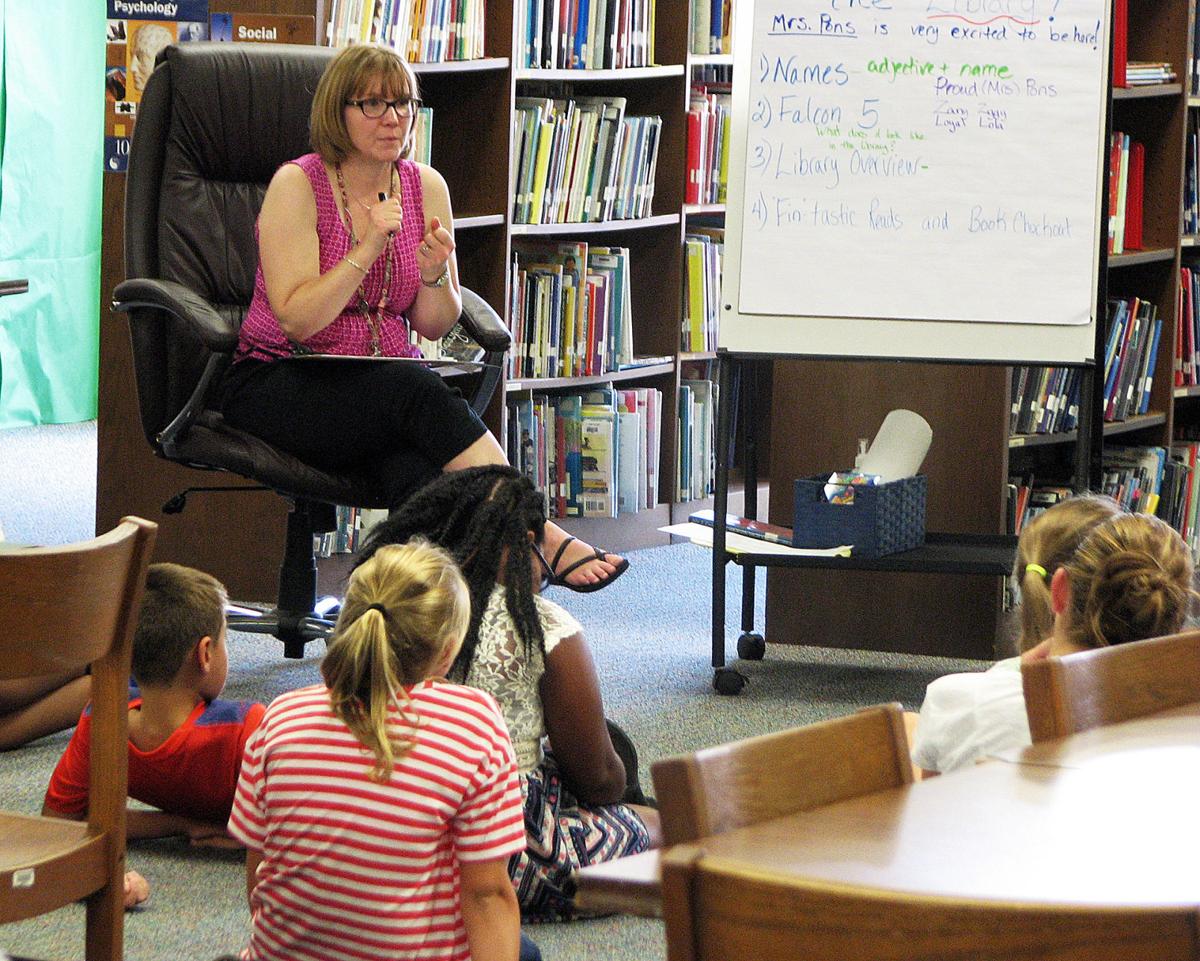 Students Settle In At Quashnet School Mashpee News Capenews Net