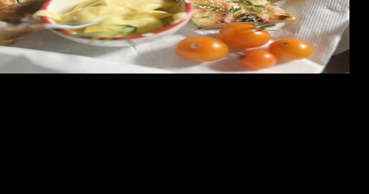 Gourmets & Good Eaters: Flatbread Or Pizza? | Columns | capenews.net