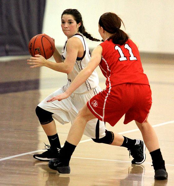 Falmouth Girls Basketball Holds Off Barnstable 39 31 Falmouth