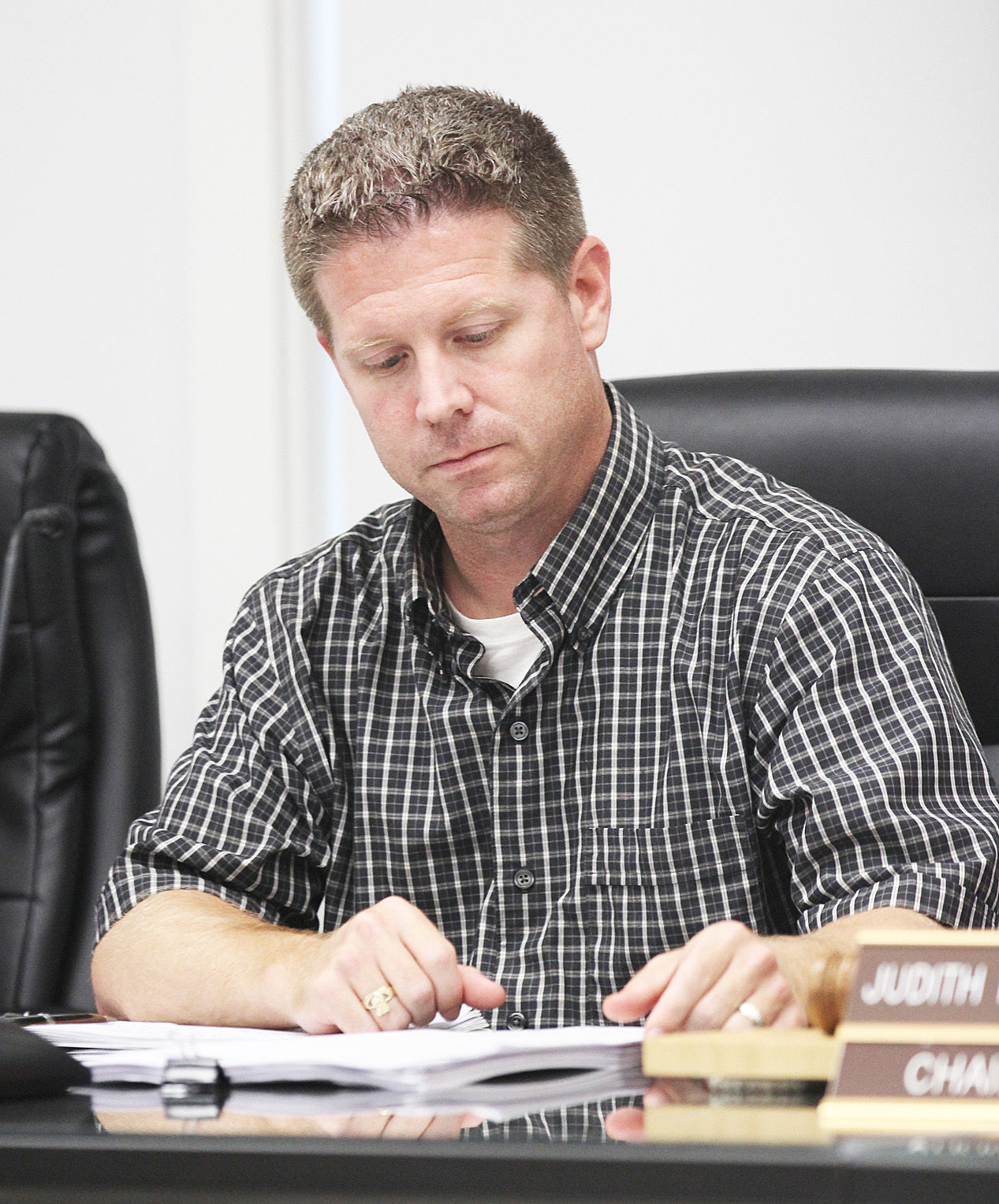 Bourne Selectmen Vote To Hire Special Counsel Amid Call For Member To Step Down - Vimarsana News