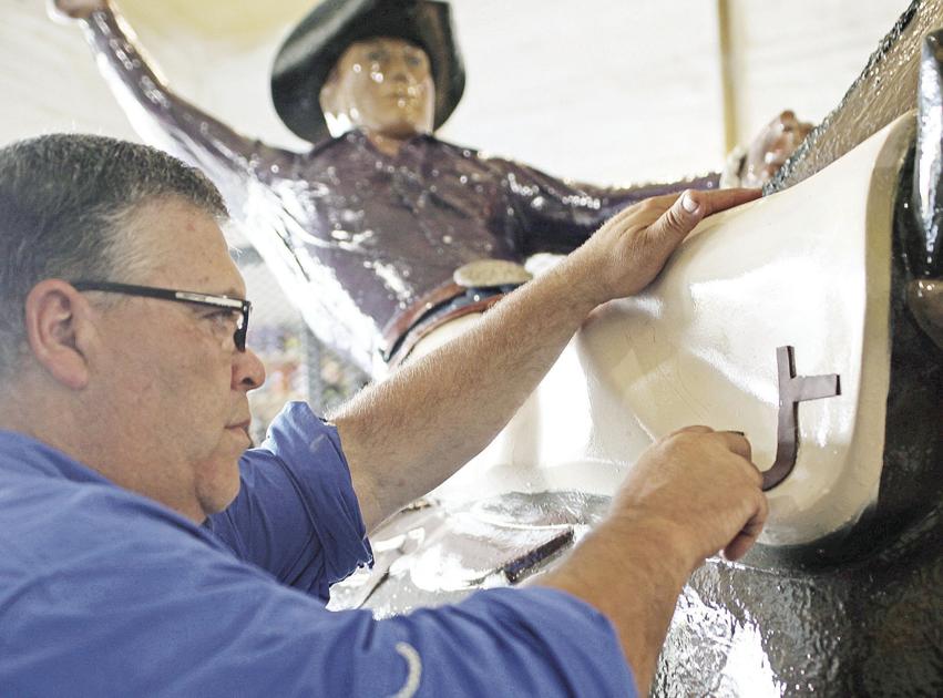 Casey Tibbs bucking-horse statue soon to be back on its Fort Pierre pedestal