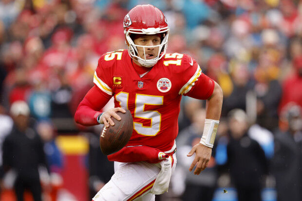 Patrick Mahomes, Chiefs Rework Contract; QB to Receive Historic