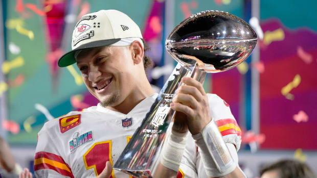 Sports Illustrated Presents Kansas City Chiefs Super Bowl LVII Champions  Commemorative Issue - Sports Illustrated Press Room