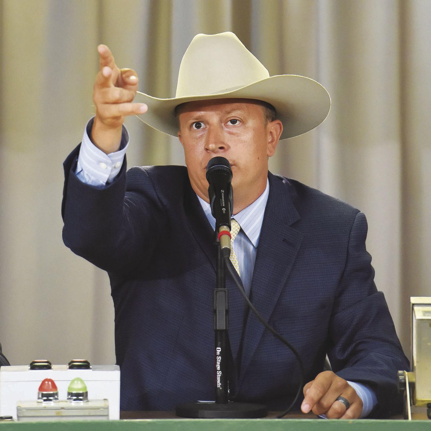 Fort Pierre Livestock Auction auctioneering champions News