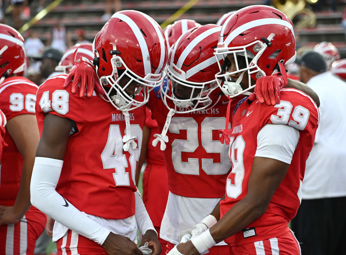 Ranking the Top 10 New College Football Uniforms for 2023 - Sports  Illustrated