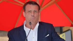 Tony Robbins warns U.S. workers on Social Security, 401(k)s