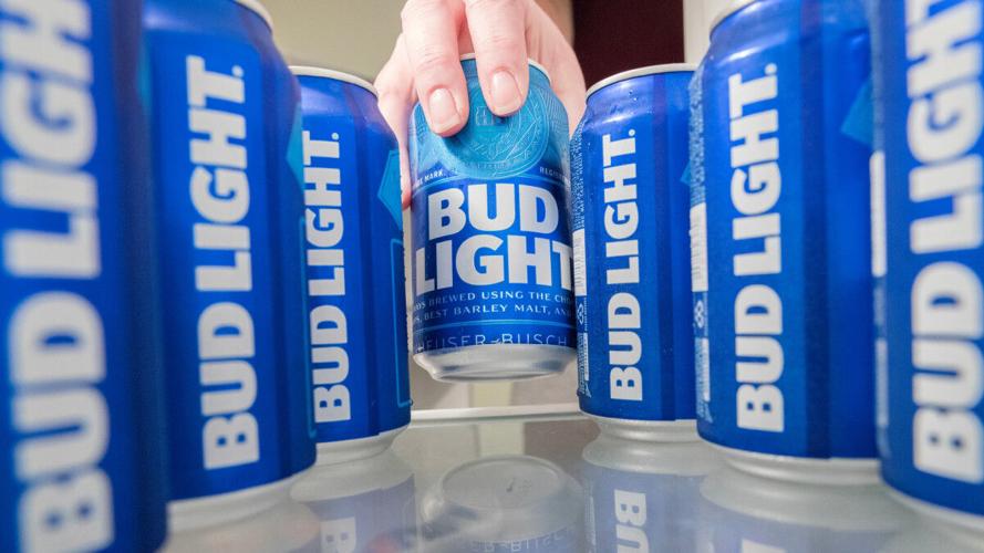 Garth Brooks says his new Nashville bar won't boycott Bud Light