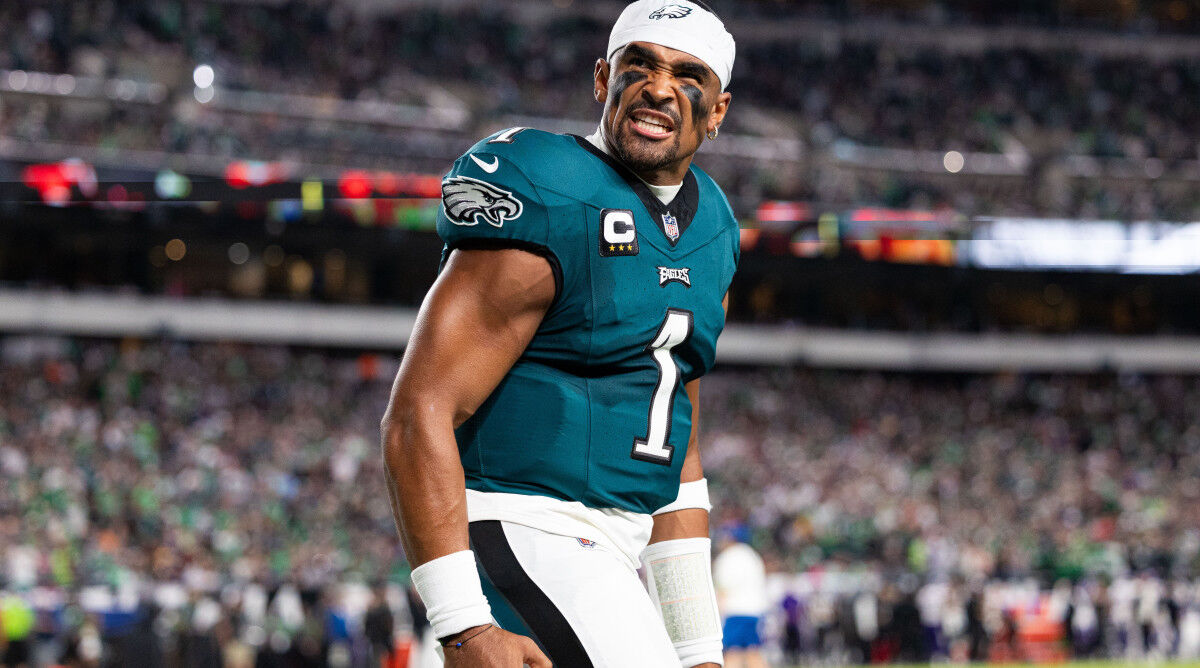 Philadelphia Eagles vs Minnesota Vikings LIVE RESULT: Jalen Hurts & AJ  Brown fight cleared up by Nick Sirianni - updates