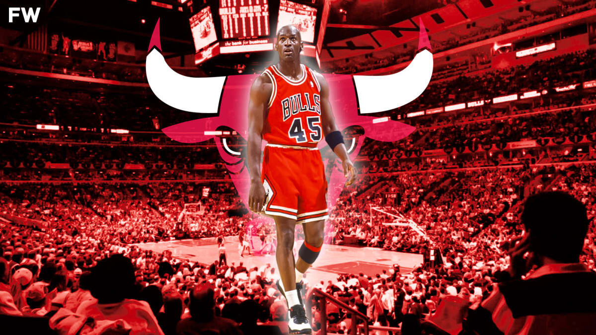 Download Look your best in Michael Jordan's iconic Chicago Bulls jersey.  Wallpaper
