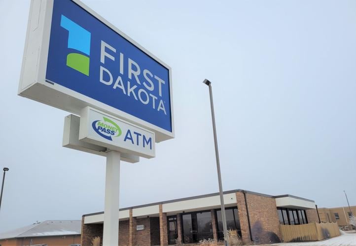 Iconic South Dakota banker retiring Local News