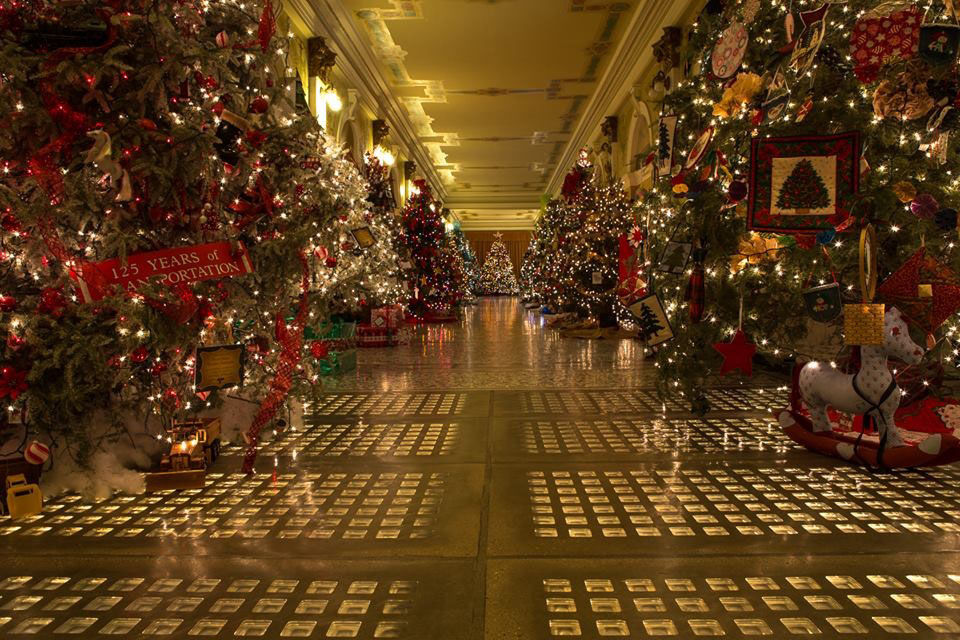 2014 Christmas at the Capitol Gallery