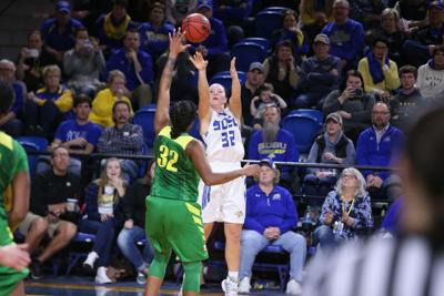 Sdsu S Women S Basketball Season Ends In Oregon Local Sports