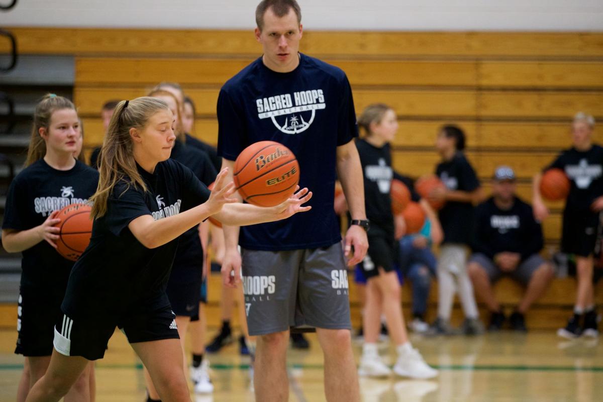 Sacred Hoops Laettner Hold Basketball Camp In Pierre Local