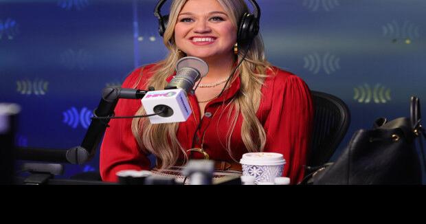 Kelly Clarkson Says Antidepressants Helped Her Get Through Divorce Parade Magazine 0744